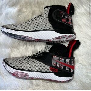 Nike Air Zoom UNVRS slip on multi gender basketball Shoe kids 6.5